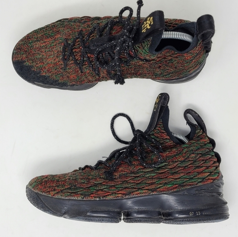 Nike Lebron 15 XV BHM Black Multicolor Red Green 897650-900 Men's Size 8.5 EUC
